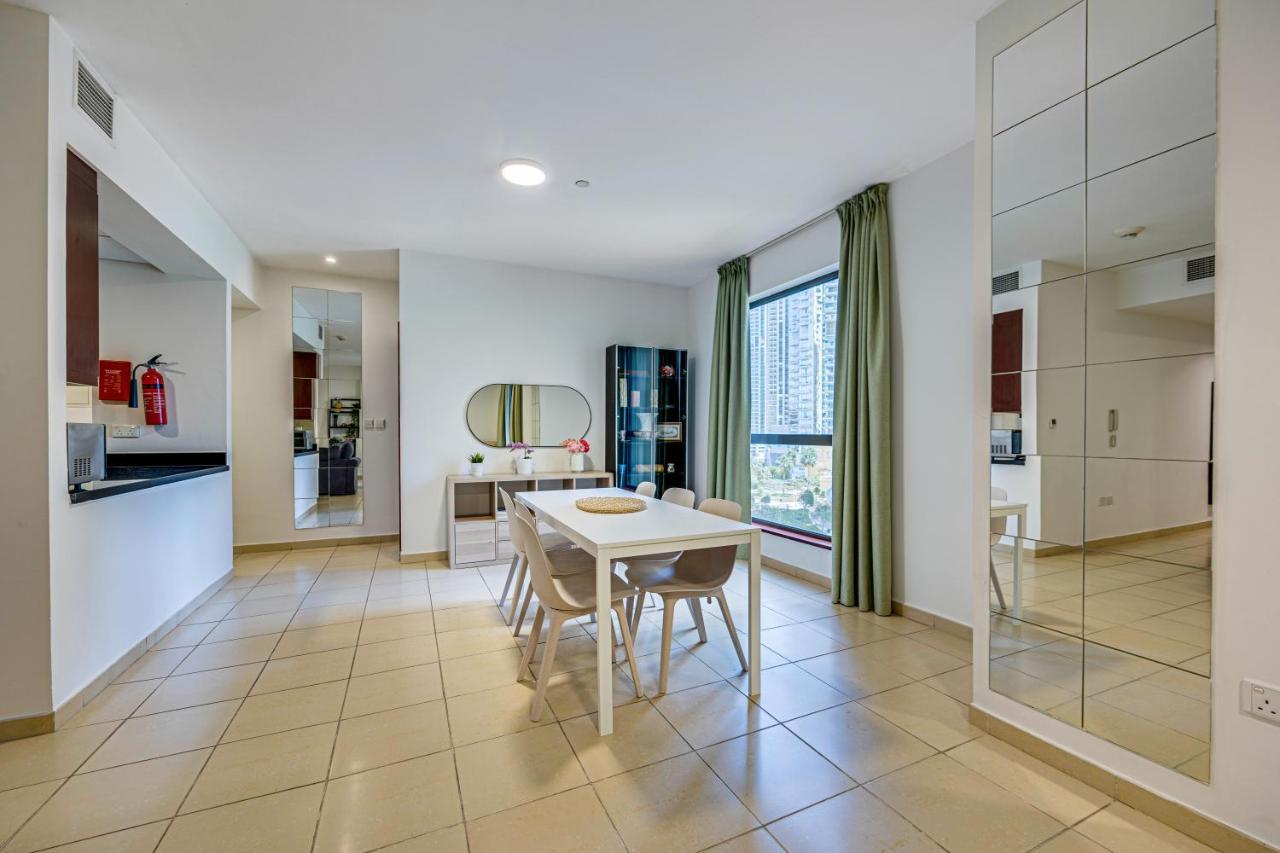 Big Apartment In Murjan, Jbr, Near The Beach ドバイ エクステリア 写真